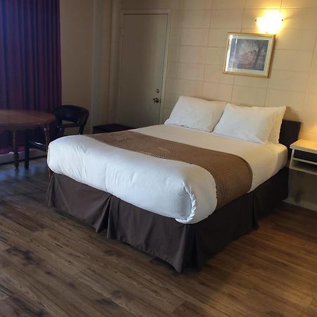 Siesta Motel Olds Экстерьер фото